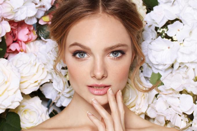 Phụ nữ, người phụ nữ phải ý thức về vẻ đẹp của mình, phụ nữ thành đạt họ có vốn kiến thức rộng về nét đẹp