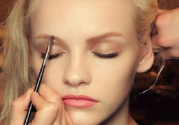 Trang điểm, mới tập trang điểm, lối trang điểm trên gương mặt